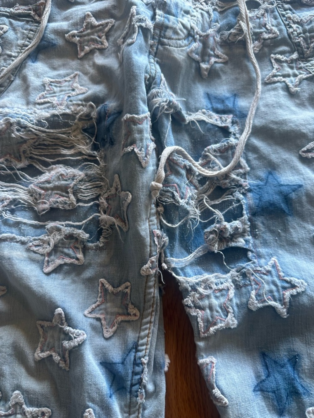 Magnolia Pearl Star O’Keefe Jeans- distressed light blue denim - Picture 5 of 10